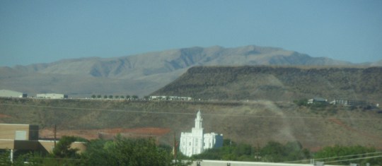 06-04 Traversee de St Georges avec son temple mormon